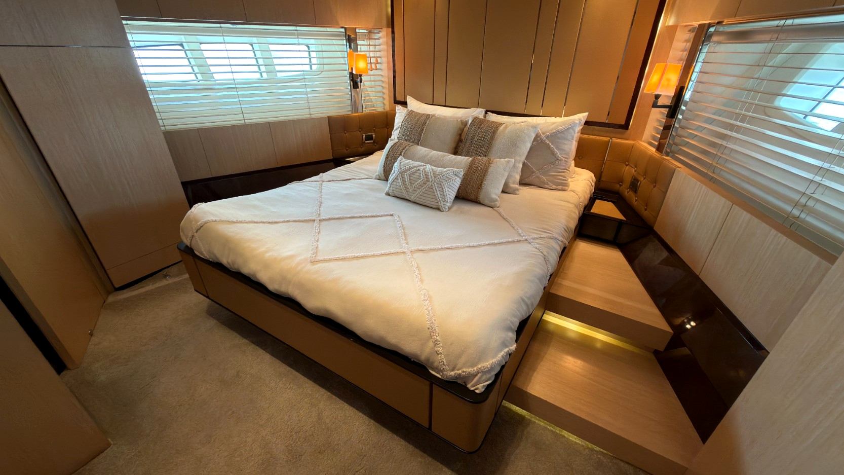 Azimut Satisfaction (88 ft) — image 10