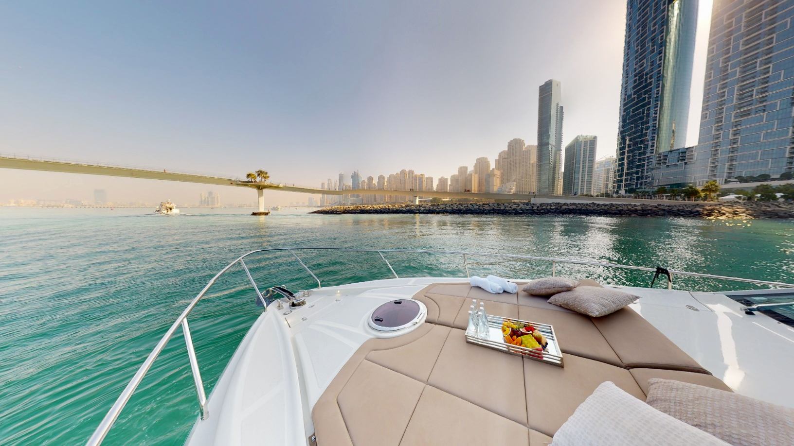Pershing 5X Pearl White (52 ft) — image 15