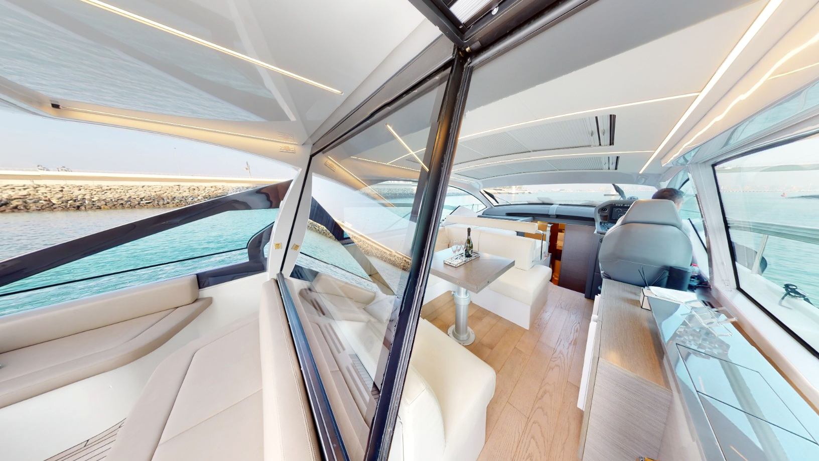 Pershing 5X Pearl White (52 ft) — image 14