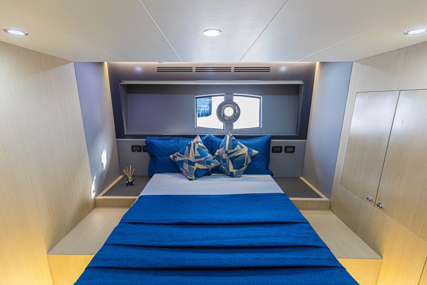 Sky Walker Axa (52 ft) — image 3