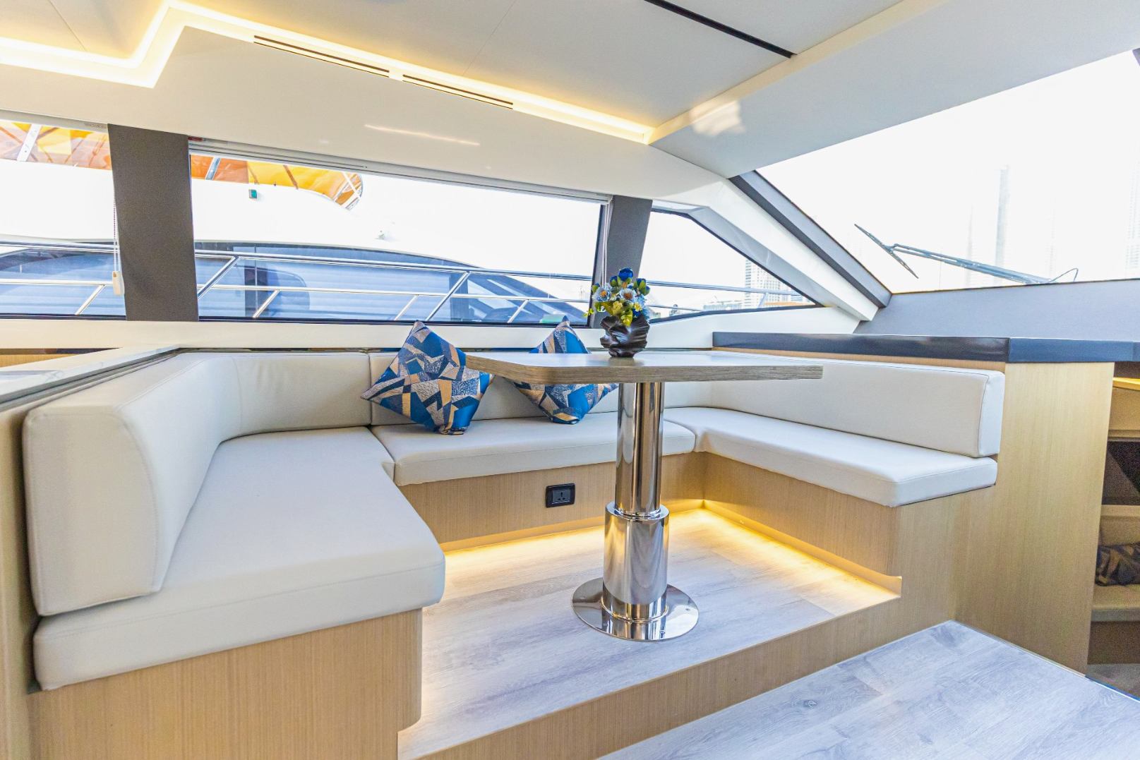 Sky Walker Axa (52 ft) — image 8