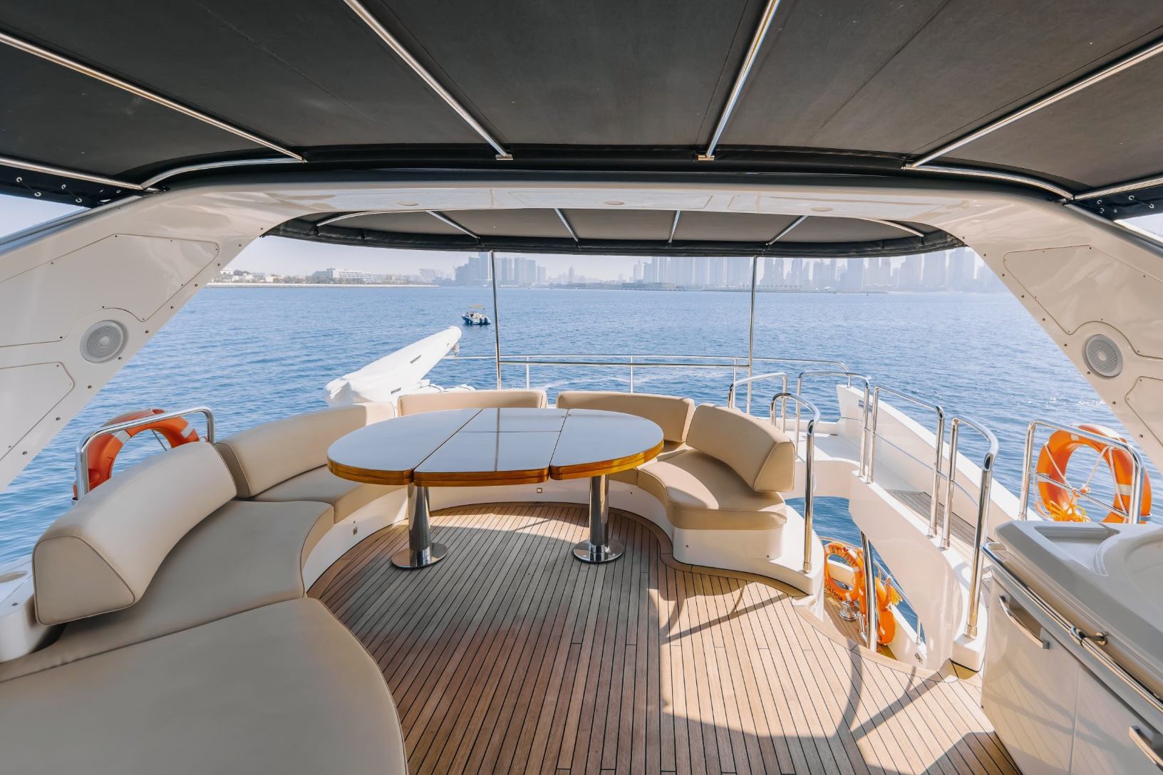 Azimut Viktoria (75 ft) — image 4