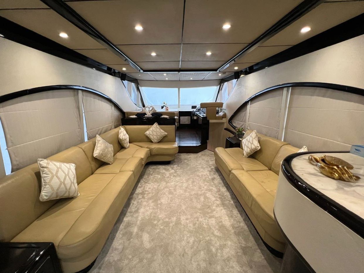 Dubai Marine Tisck (75 ft) — image 6