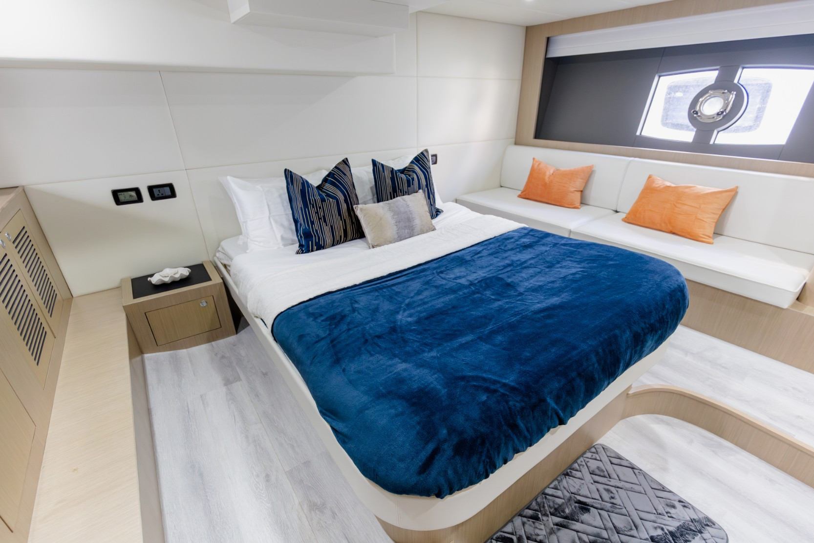 Sky Walker RAK 1 (52 ft) — image 10