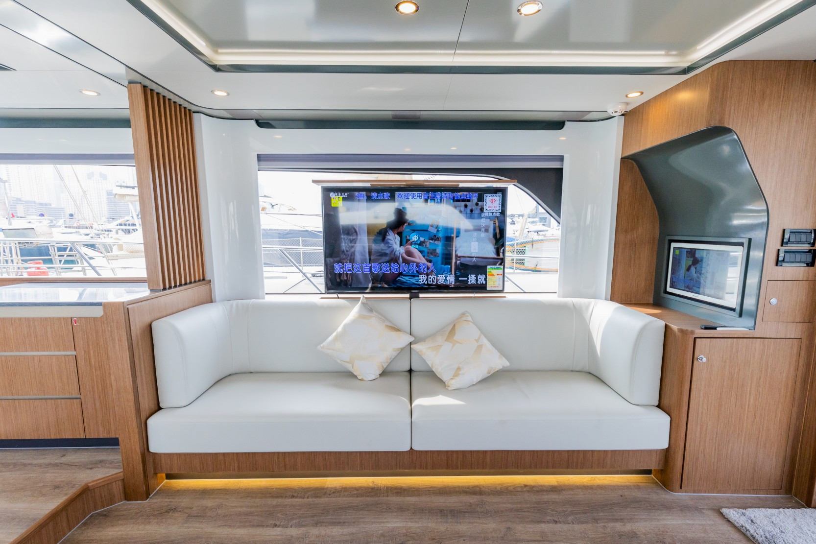 Sky Walker Amie X63 Sport (63 ft) — image 3