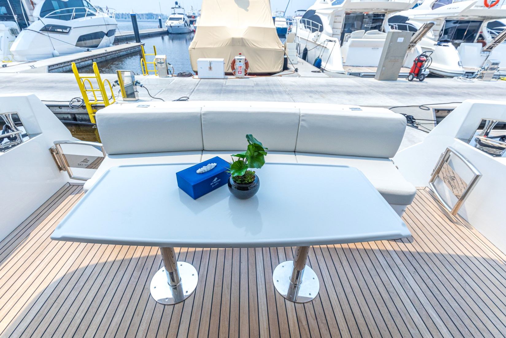 Sky Walker Lee (52 ft) — image 15