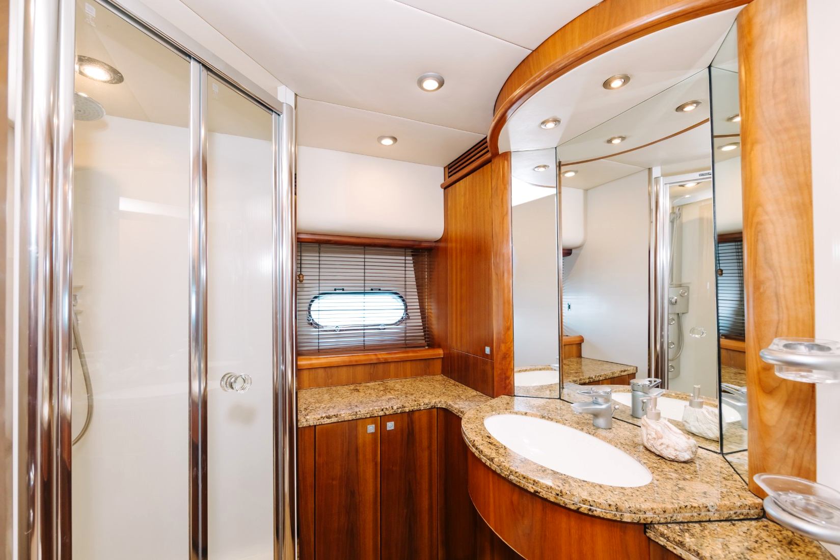 Sunseeker Why Not (82 ft) — image 8