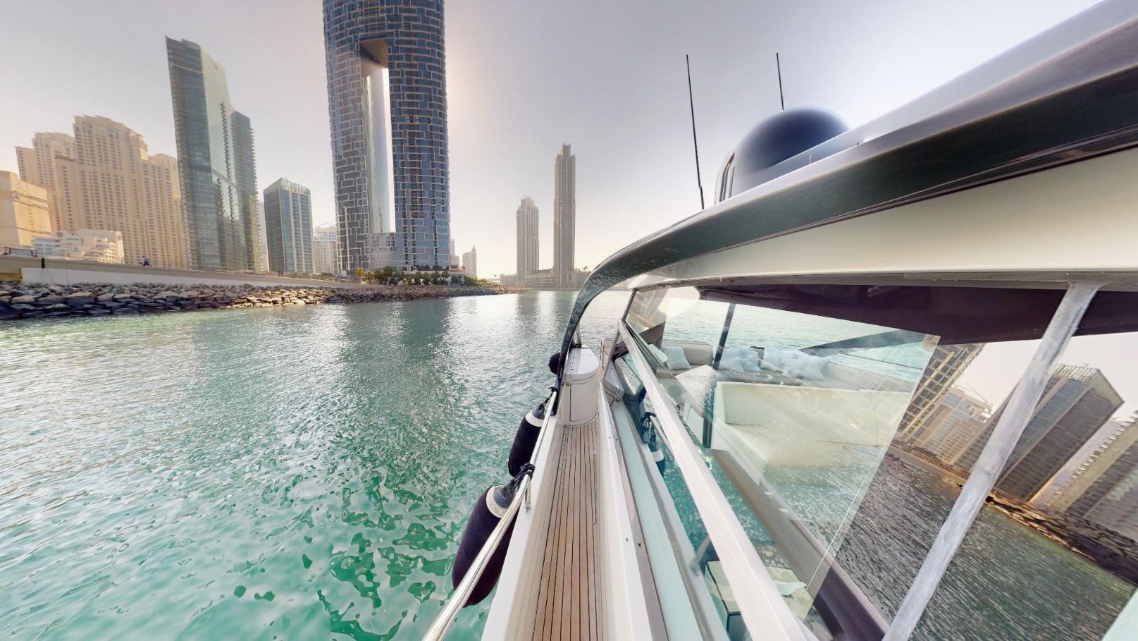Pershing 5X Pearl White (52 ft) — image 13
