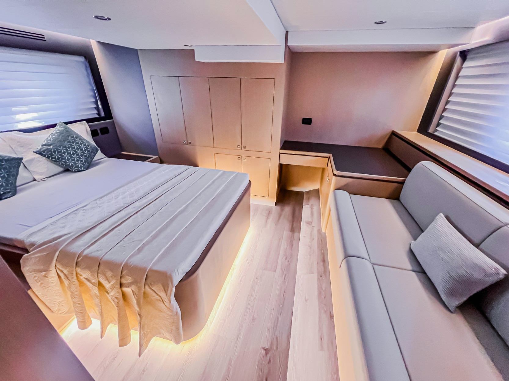 Sky Walker Lee (52 ft) — image 14