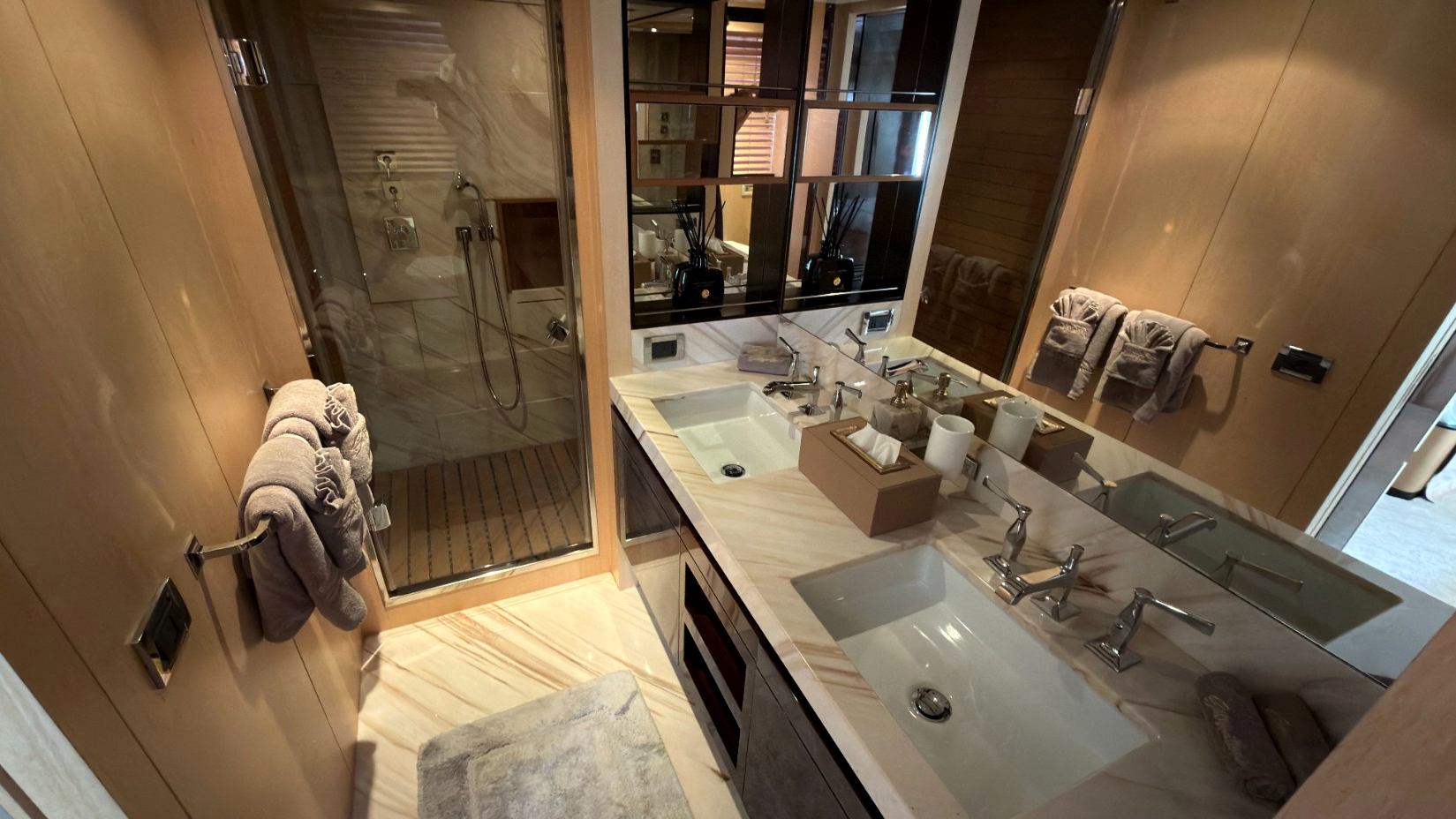 Azimut Satisfaction (88 ft) — image 5